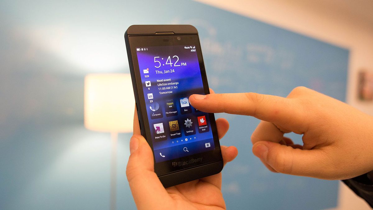 BlackBerry Tuntut Facebook