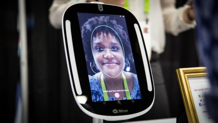 ces-unveiled-cm-1 HiMirror Mini