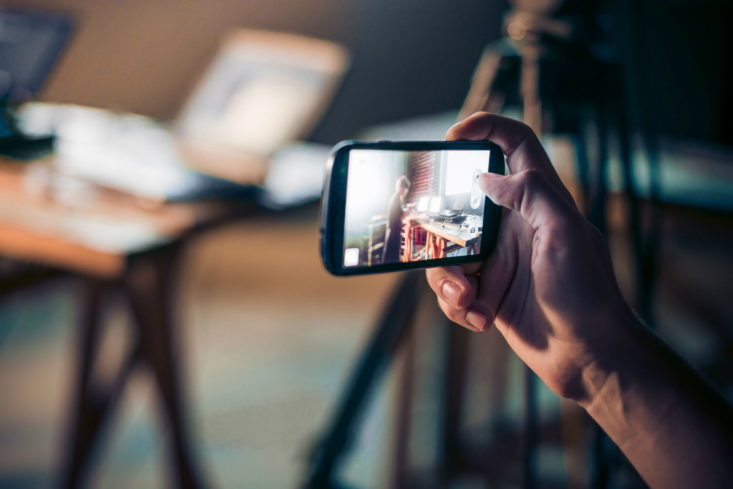video-recording-with-smartphone.jpg