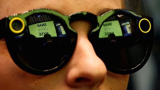 Snapchat Siapkan Dua Penerus Kacamata Pintar Spectacles
