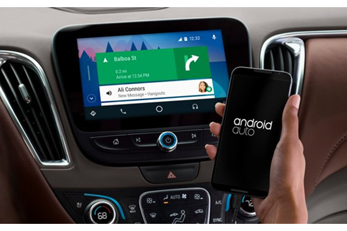 Google-enables-Swipe-to-unlock-gesture-for-Android-Auto-phones