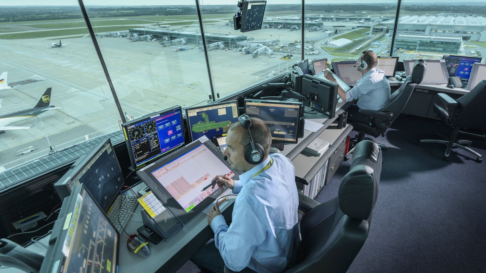 Flight delays warning Pantau lalu lintas pesawat