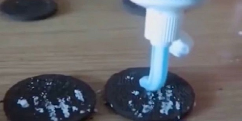YouTuber-who-tricked-a-homeless-man-into-eating-Oreos-filled-with-toothpaste