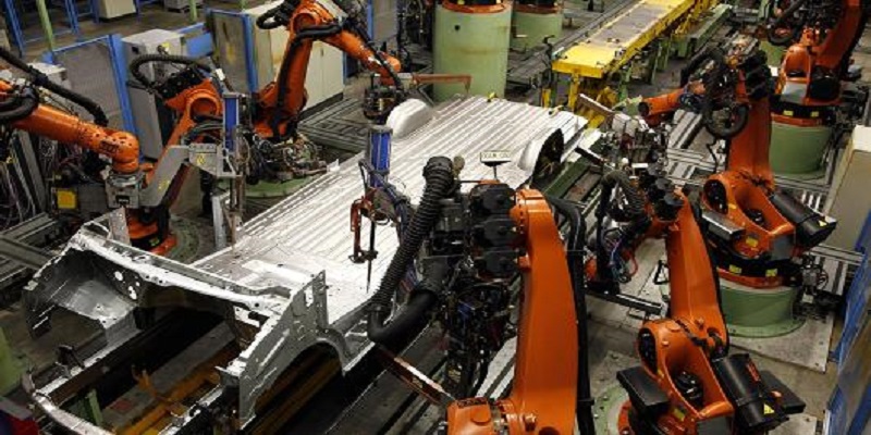 104699007-welding_robots_factoy_automation.530x298