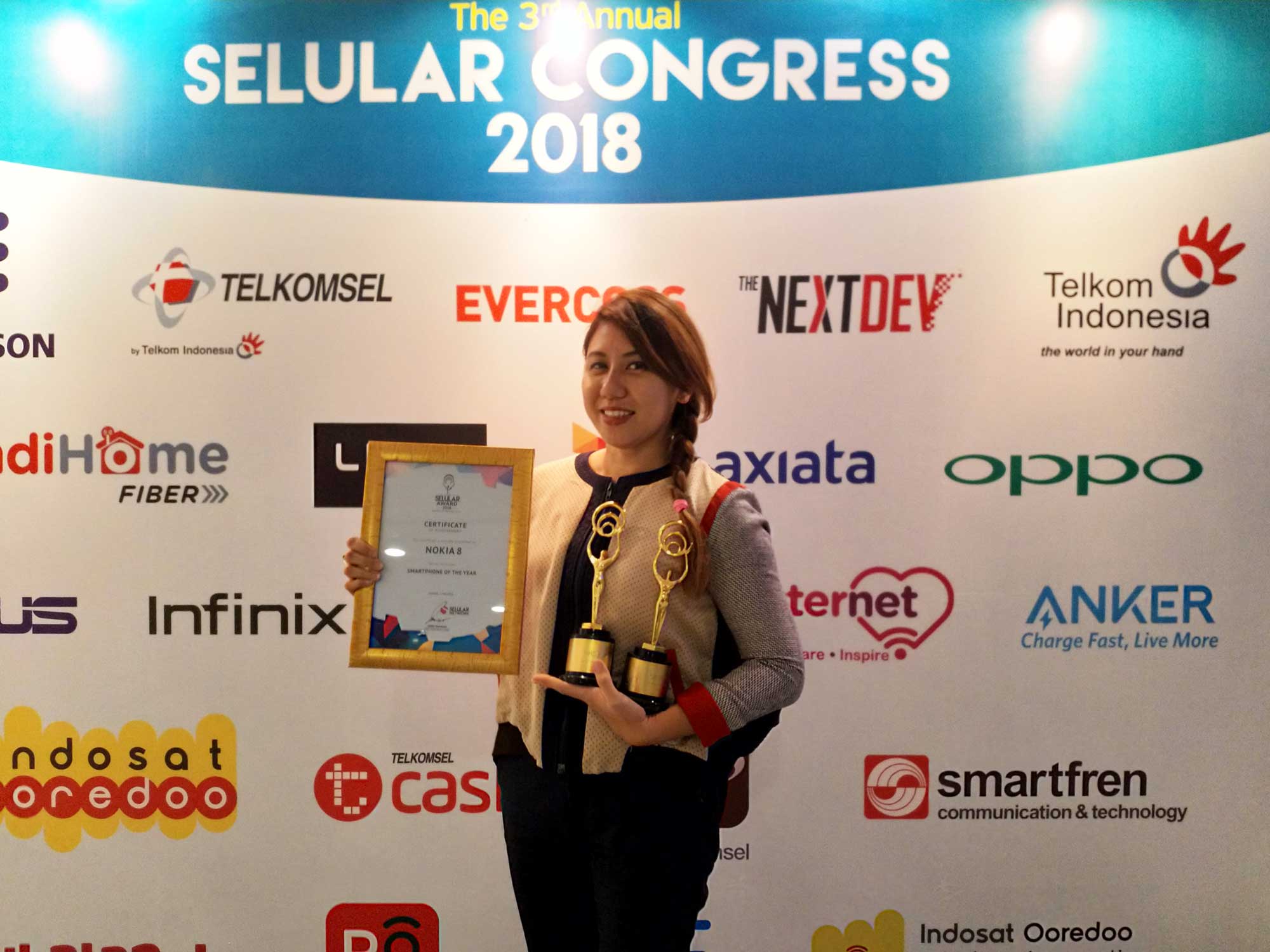 NOKIA-Selular-Award2 Nokia 8 raih penghargaan
