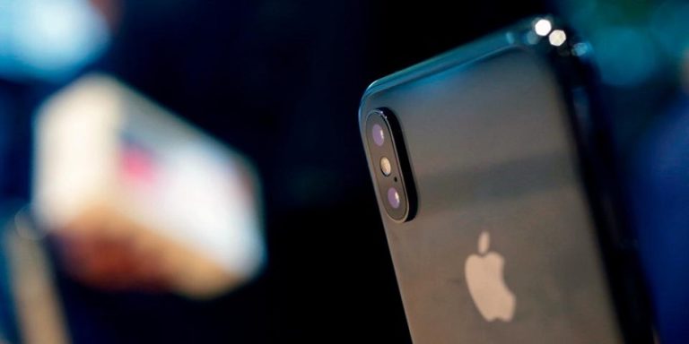 Duh, Kamera iPhone X Retak secara Misterius