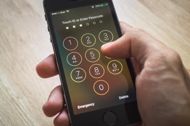 Hacker Berhasil Bobol Kode Sandi iPhone dan iPad