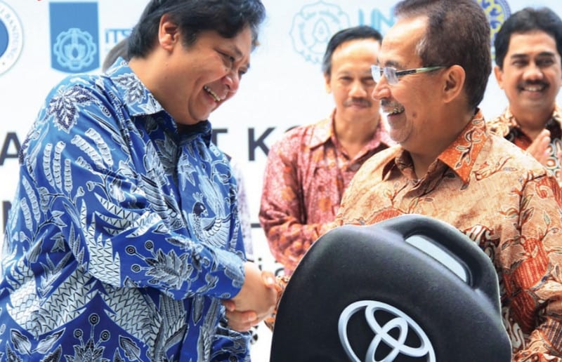 Pemerintah dan Toyota riset mobil listrik