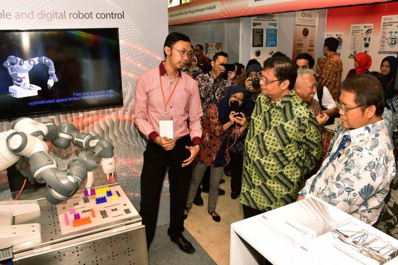 kominfo-rudiantara-innofest-industri-4-airlangga-menperin-1