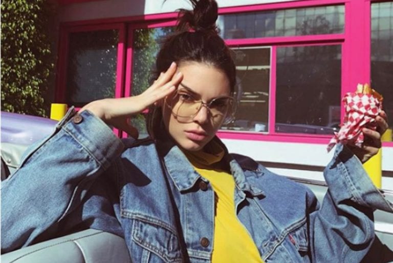 Dari Sakit Kepala Sampai Semangka, Yuk Intip 6 Pose Paling Hits di Instagram