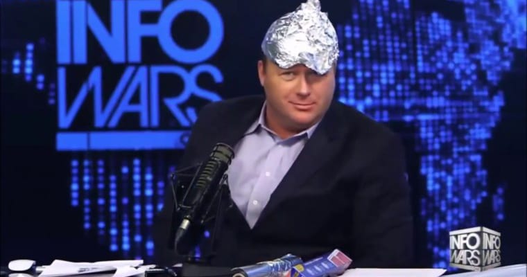 Facebook dkk Kompak Cekal Ahli Konspirasi Alex Jones