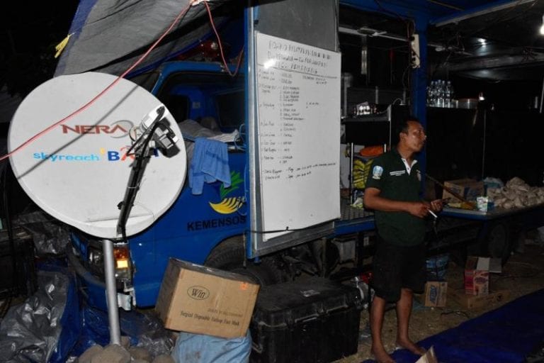 Kominfo Tambah 21 Telepon Satelit di Wilayah Lombok