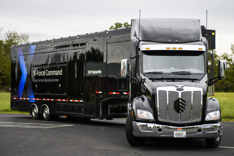 Truk trailer IBM