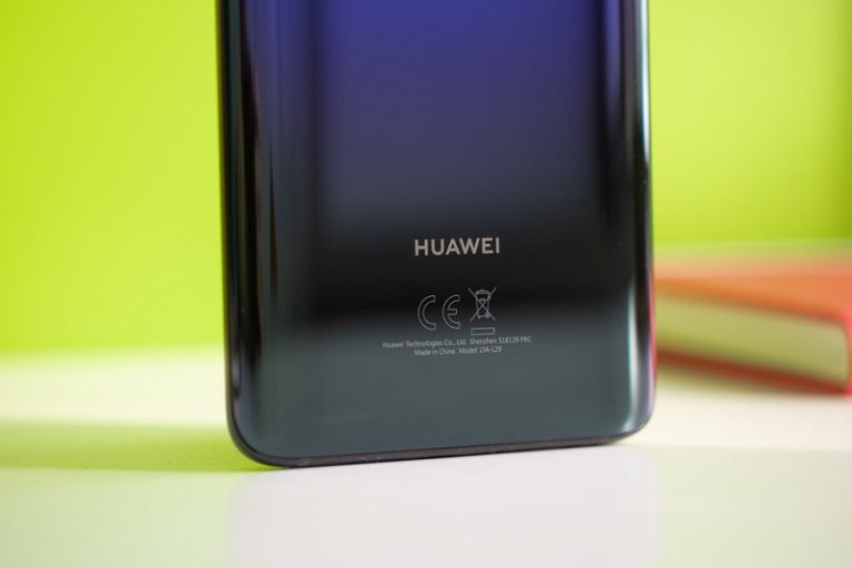Sindir Apple, Huawei Klaim Tak Perlambat Ponsel Lawas
