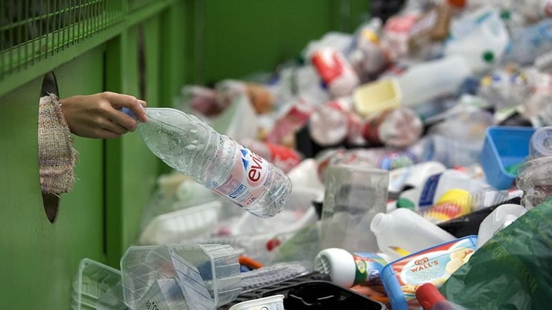 Kandungan plastik di tubuh manusia Kandungan plastik
