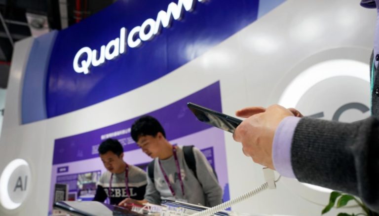 Dicerai Apple, Pemasukan Qualcomm Anjlok     