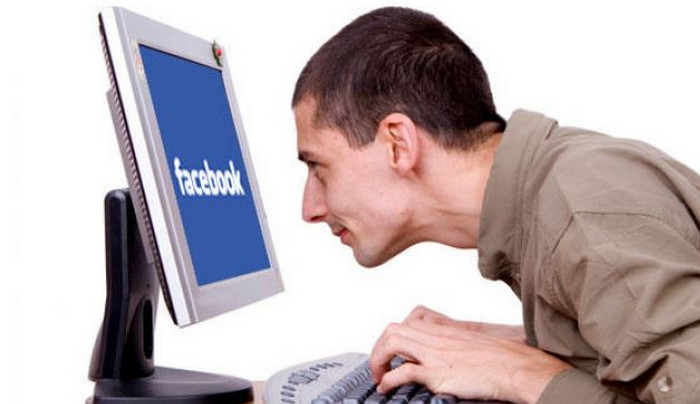 Kecanduan Facebook ilustrasi