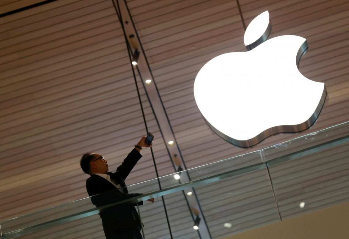 Thailand's first flagship Apple store is seen at Iconsiam shopping mall in Bangkok Operator Korea Selatan