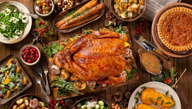 Elon Musk Kirim Makanan untuk Rayakan Natal di Luar Angkasa