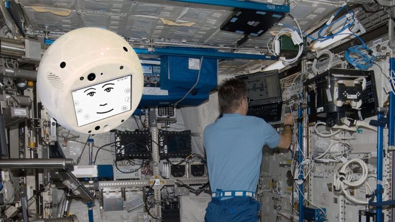 Robot Cimon