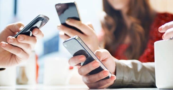 Baca Karakter dari Cara Orang Megang Smartphone, Kok Bisa?