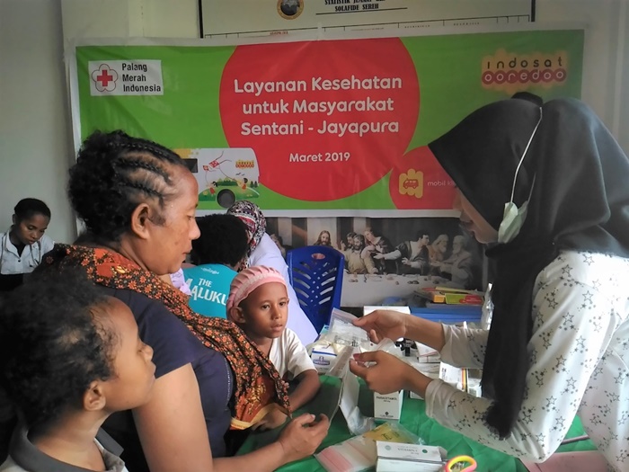 Mobil Klinik Indosat Meluncur untuk Korban Banjir Sentani