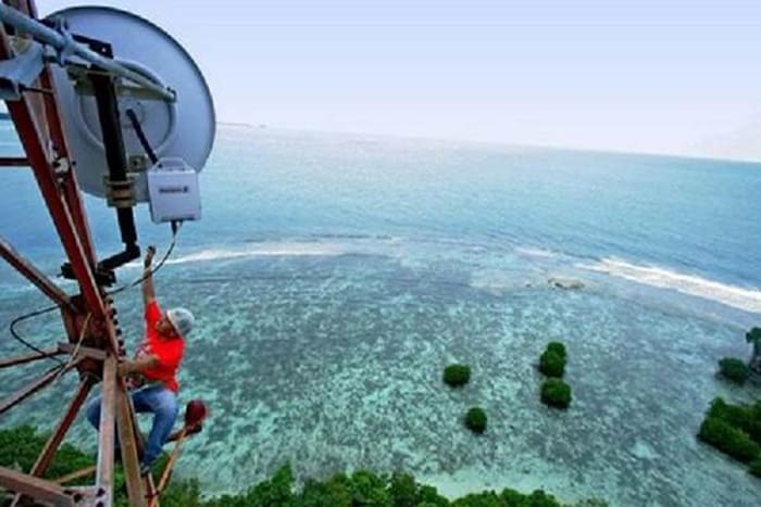 Menebar Internet ke Pelosok Negeri Lewat Palapa Ring