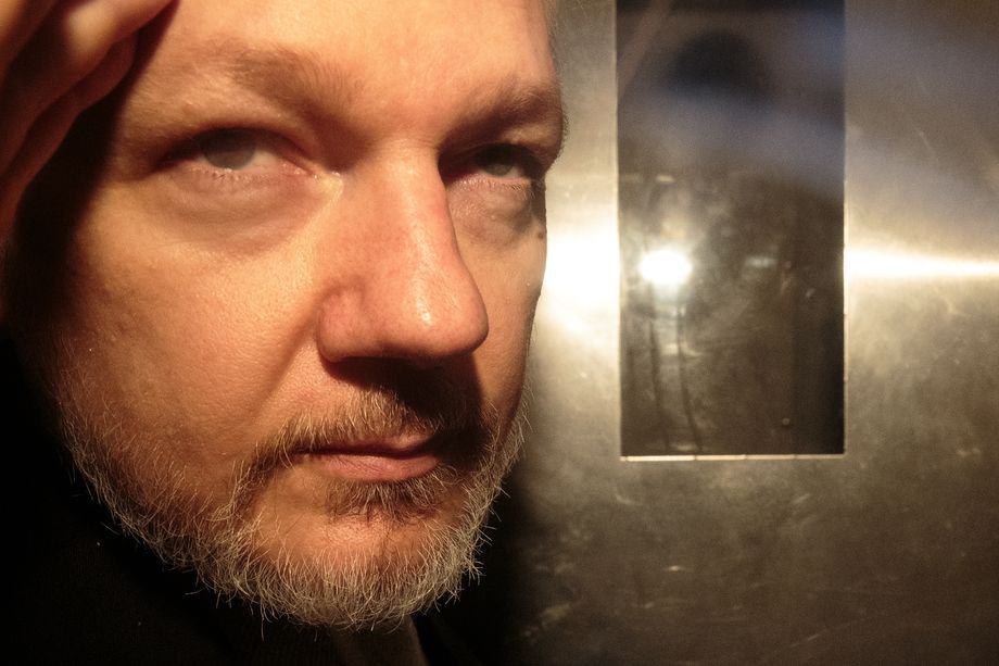 1140452206.jpg.0 Julian Assange