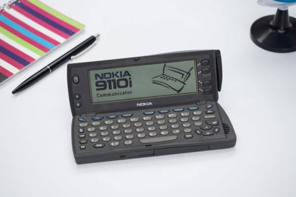 21-years-ago-this-was-the-smartphone-of-the-future--and-I-just-bought-one Nokia 9110i Communicator