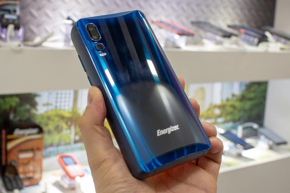 I-got-to-hold-the-phone-with-the-biggest-battery-in-the-world