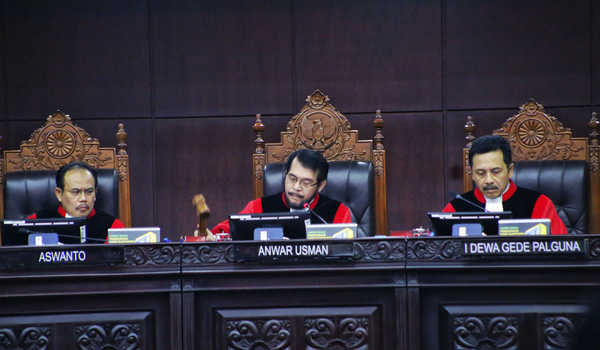 Ramai Tagar #RakyatMenolakPutusanMK, Ada Apa Lagi?