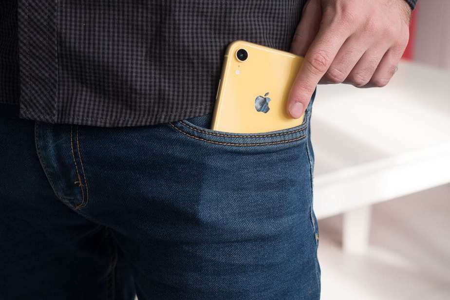 Is-it-safe-to-carry-phones-in-your-pocket-Apple-and-Samsung-slapped-with-excess-RF-radiation-lawsuit