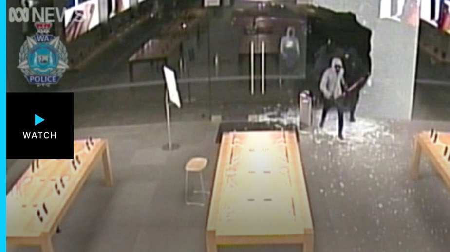 apple-store-thieves-sledgehammer-watch