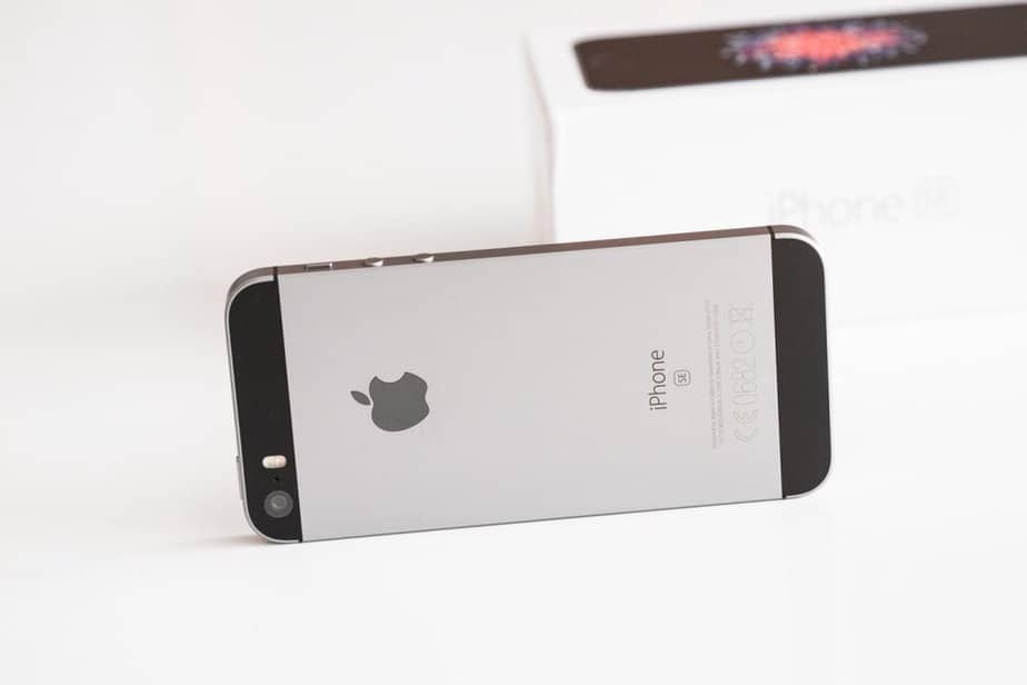 Apples-classic-iPhone-SE-is-on-sale-at-a-lower-than-ever-price-in-refurbished-condition