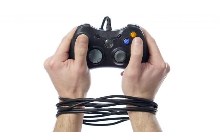 Kecanduan game jam malam