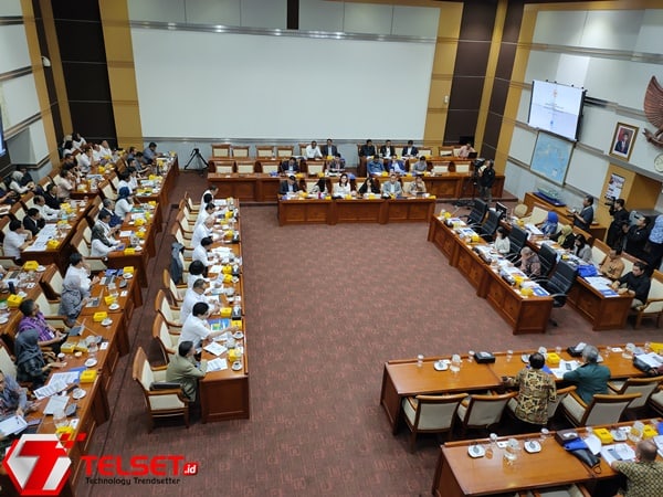 RDP Kominfo dengan Komisi 1 DPR RI Menkominfo Johnny Komisi 1 DPR