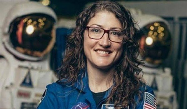 Astronot Perempuan
