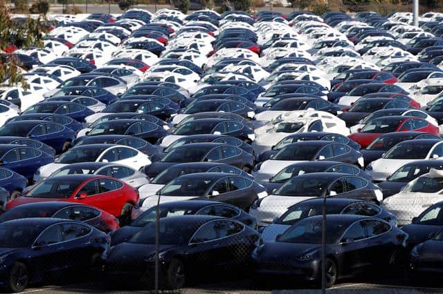 Valuasi Tesla Saham