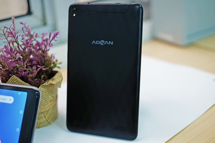 Advan Tab 8