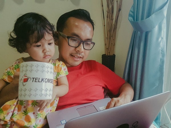 Belajar dan Bekerja dari Rumah Trafik Telkomsel