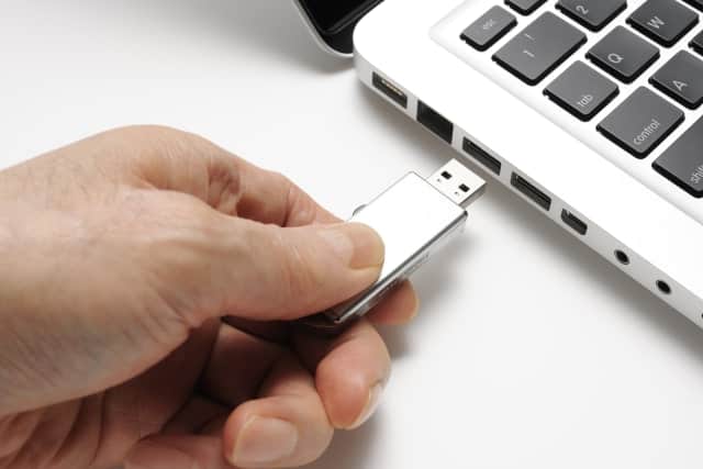 cara menghilangkan virus shortcut