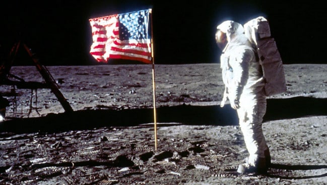 Misi Apollo 11 Manusia ke Bulan