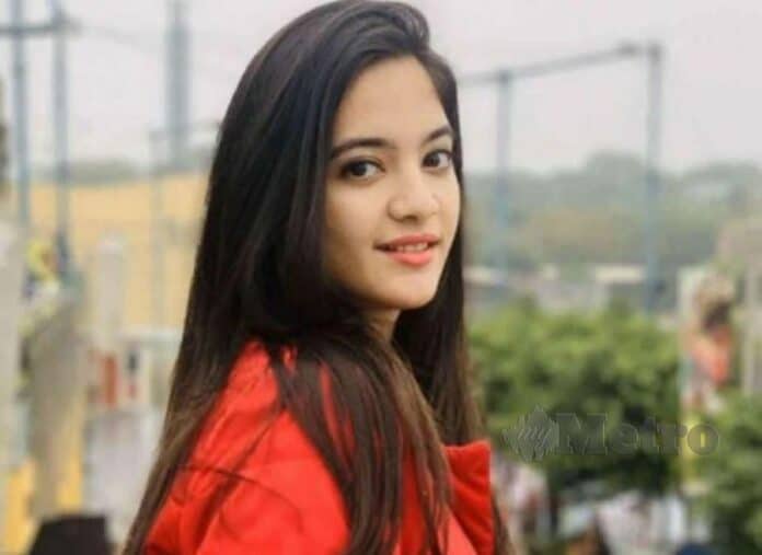 Siya Kakkar Seleb TikTok India