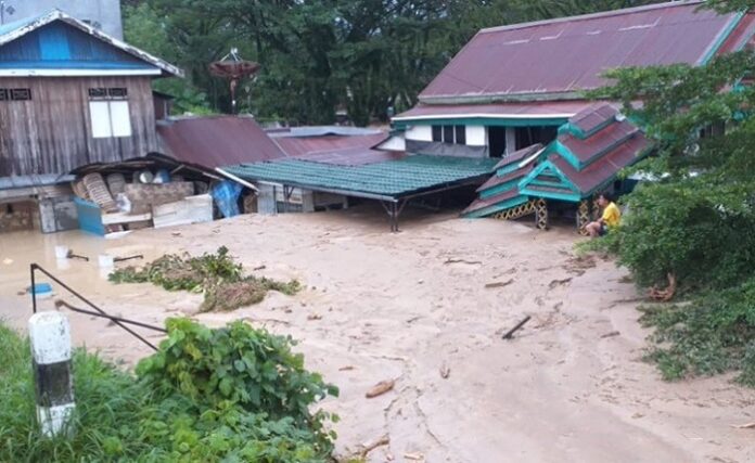 Banjir Luwu Utara XL Axiata Banjir Luwu Utara XL Axiata