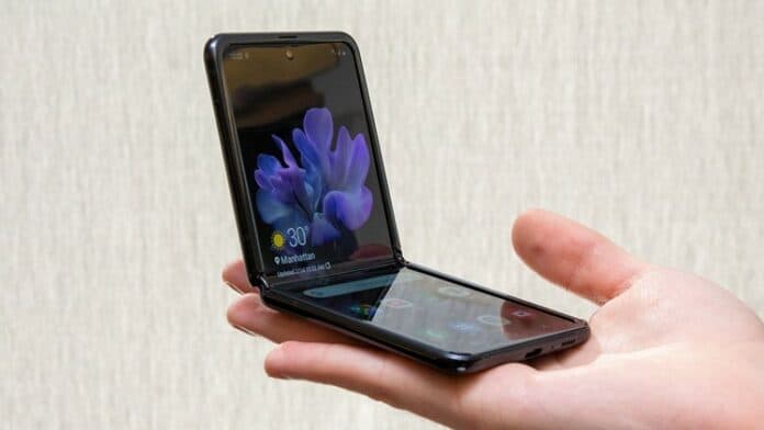 Smartphone lipat clamshell Huawei
