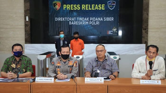 Data Denny Siregar
