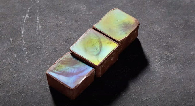Cokelat hologram