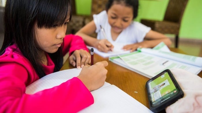 Smartphone Belajar Online