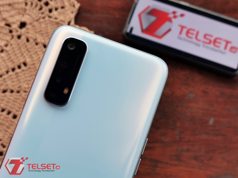 Compare realme 7 Vivo V20 SE