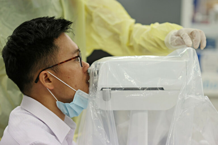 Tes Swab SwabBot Singapura